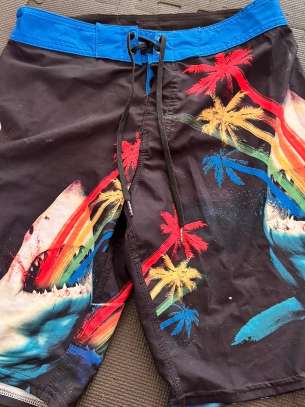 Billabong Black Board shorts x White Mike